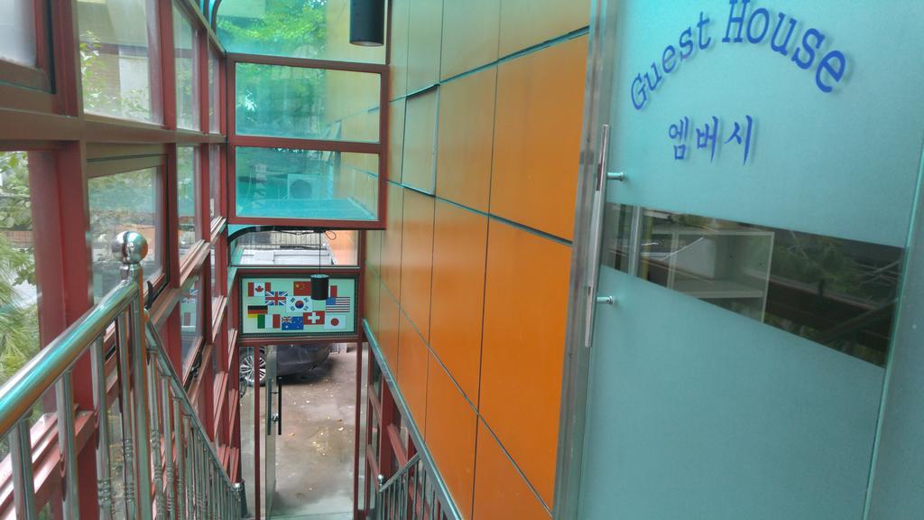 Embassy Guesthouse Itaewon Сеул Екстериор снимка