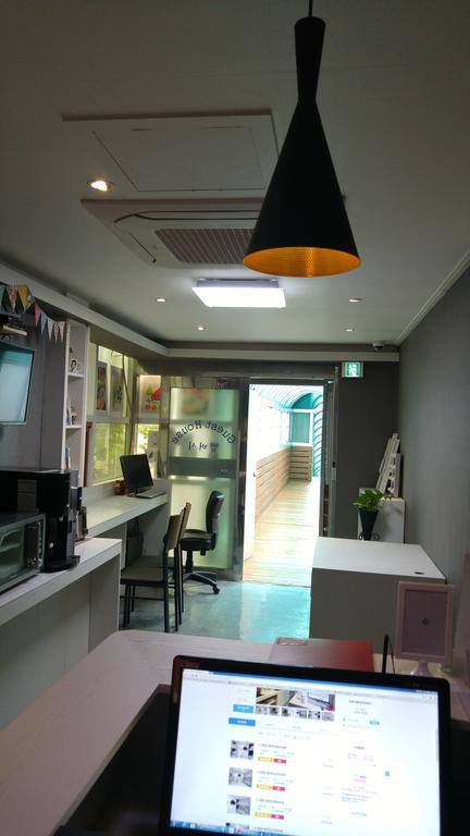 Embassy Guesthouse Itaewon Сеул Екстериор снимка
