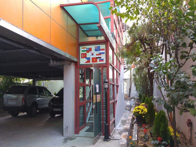 Embassy Guesthouse Itaewon Сеул Екстериор снимка