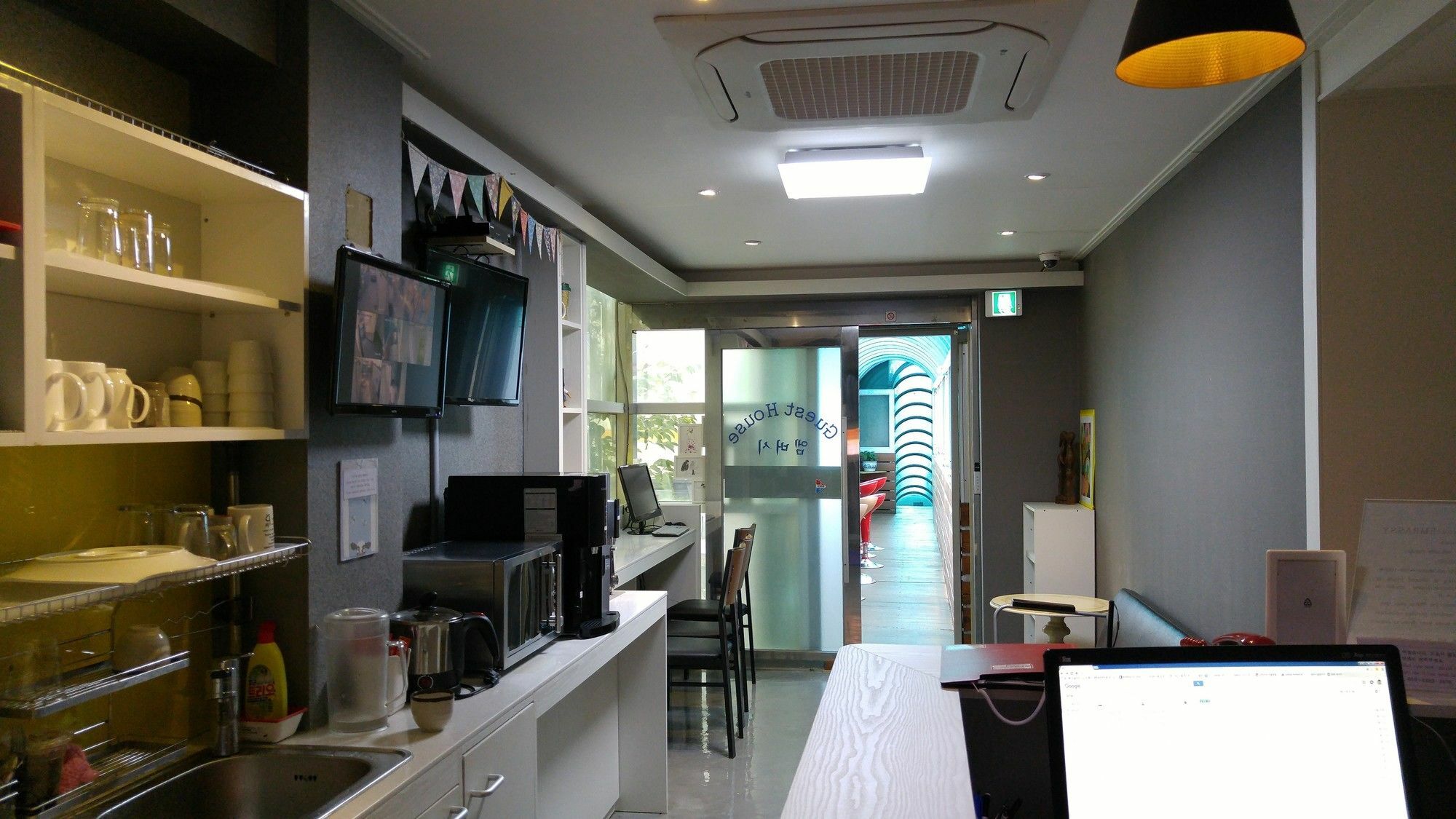 Embassy Guesthouse Itaewon Сеул Екстериор снимка